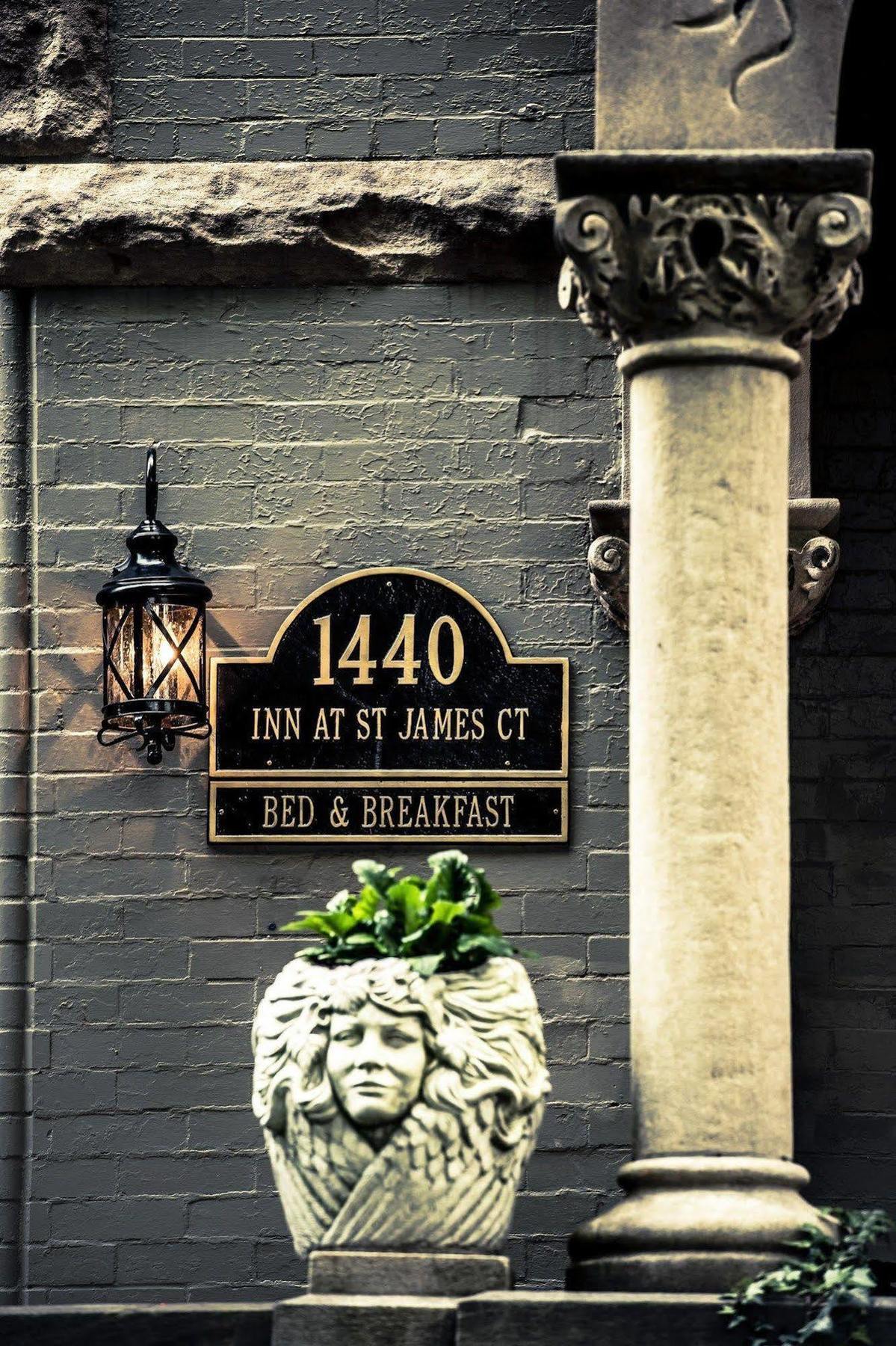 Inn At St James Court Louisville Buitenkant foto