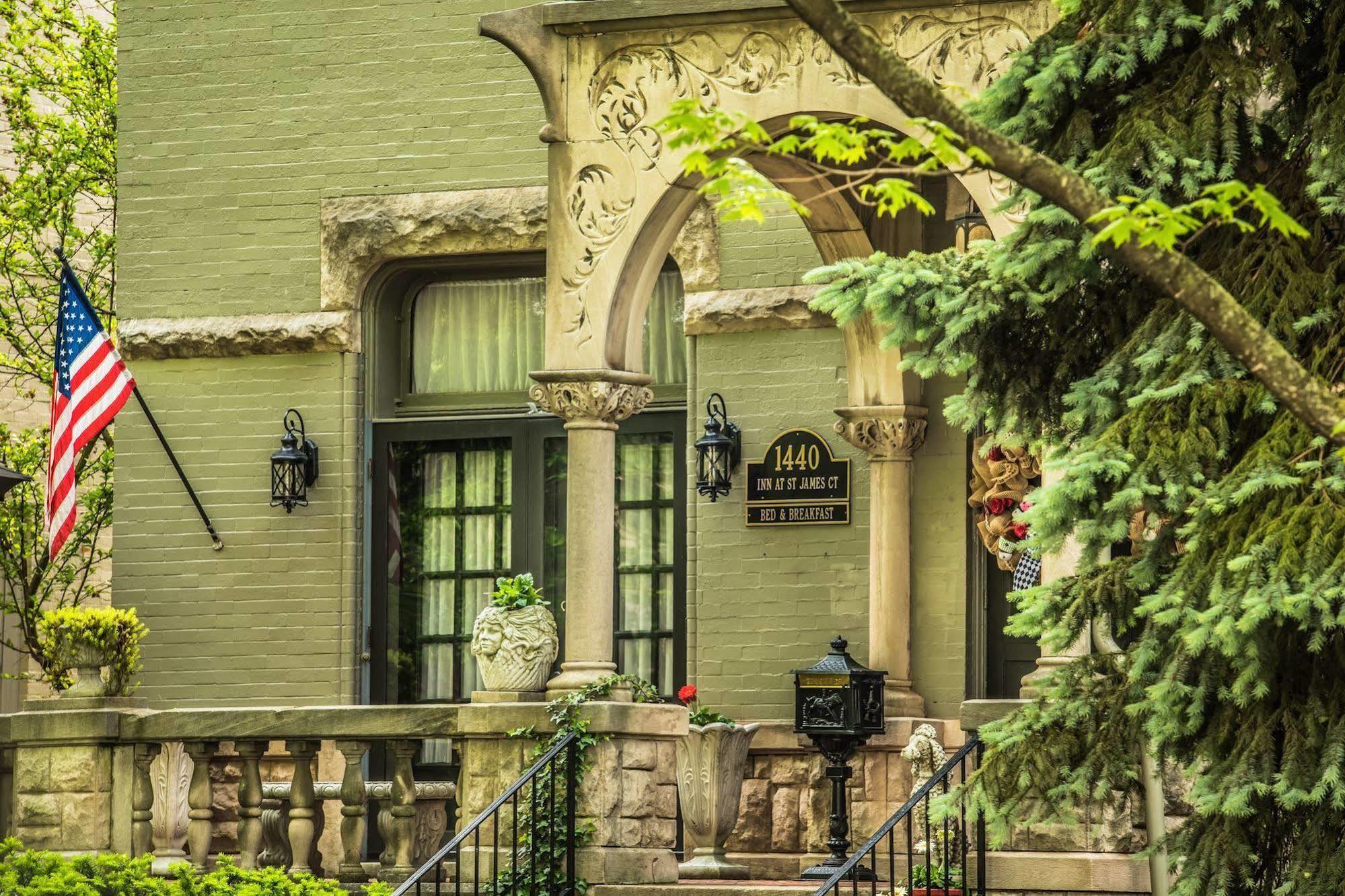 Inn At St James Court Louisville Buitenkant foto