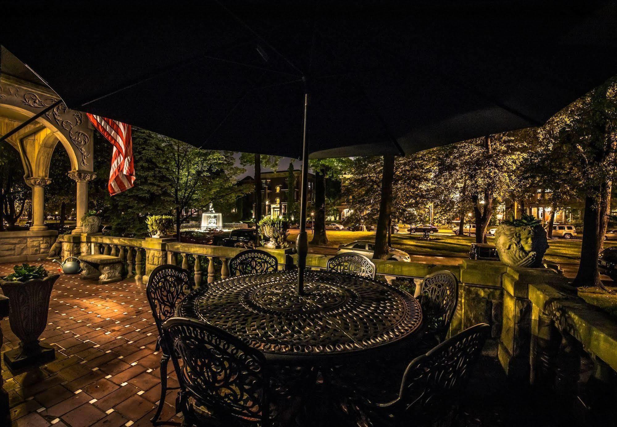 Inn At St James Court Louisville Buitenkant foto