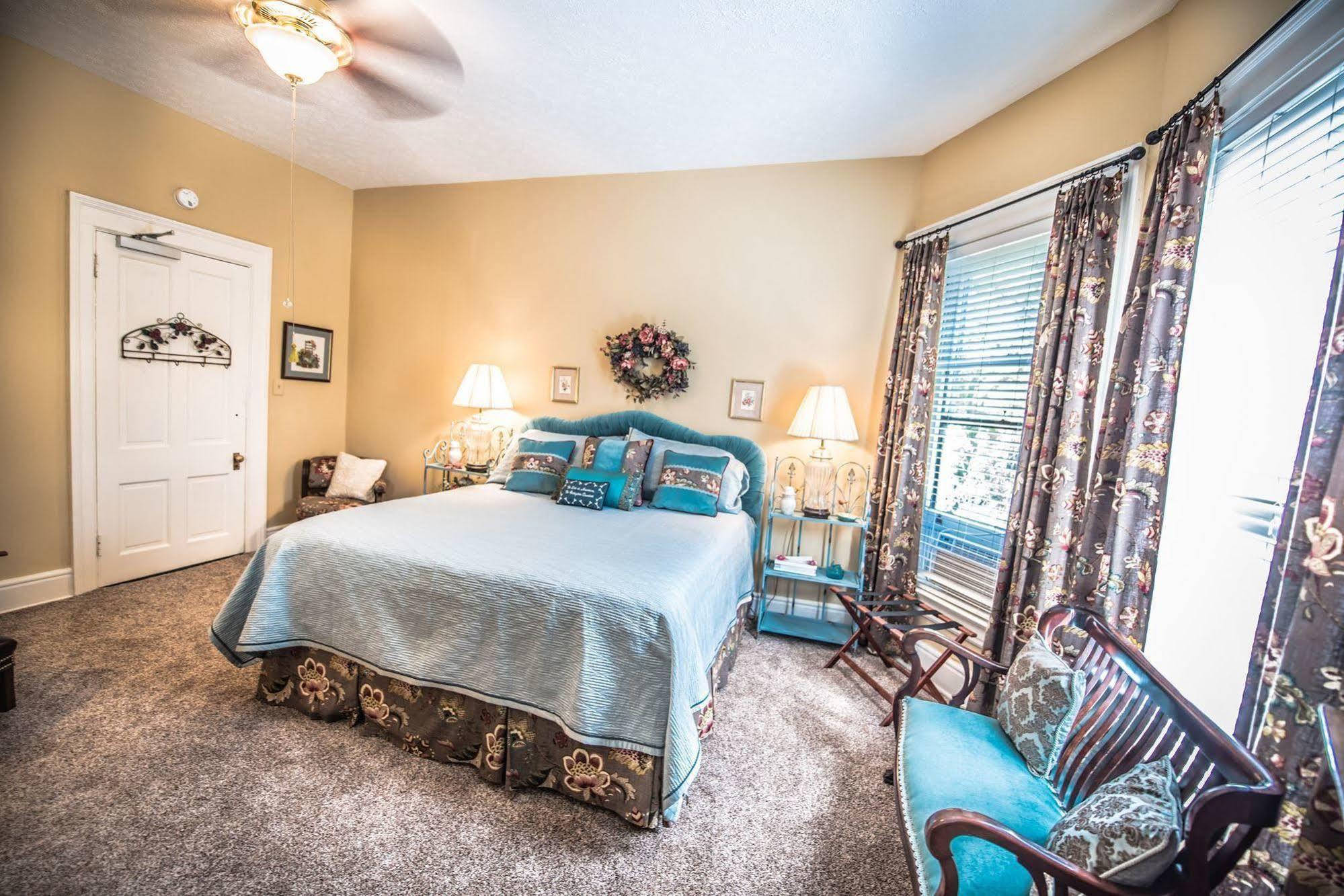 Inn At St James Court Louisville Buitenkant foto